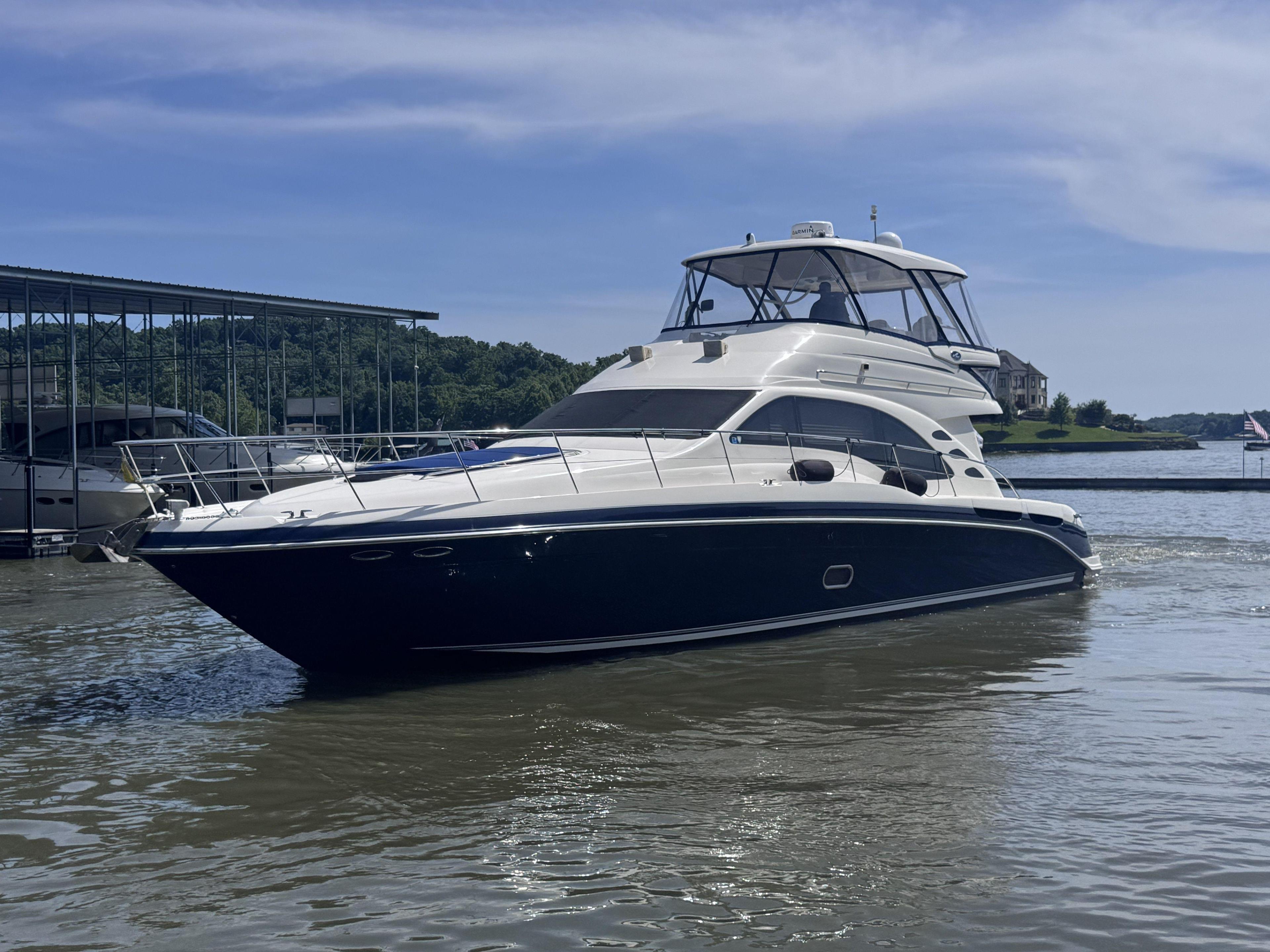 Sea Ray 550 Sedan Bridge