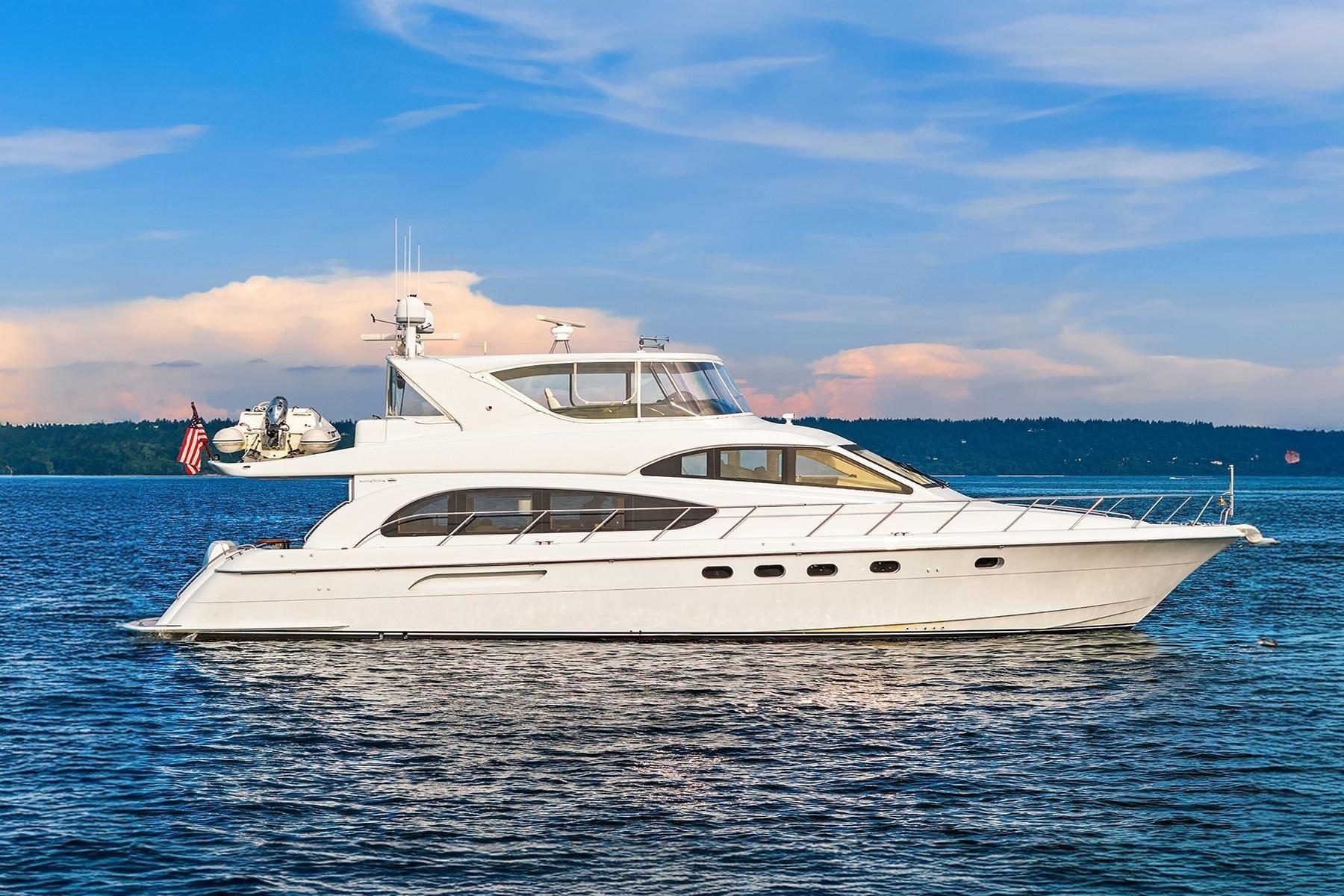 Hatteras 63 Cockpit Motor Yacht