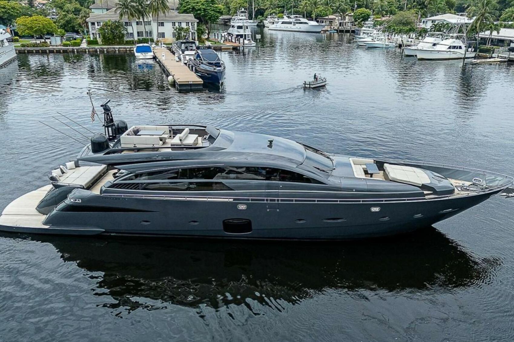 Pershing 92
