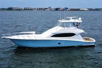 Hatteras 68 Convertible