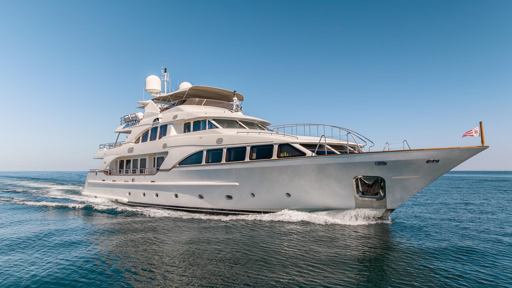 Benetti 120