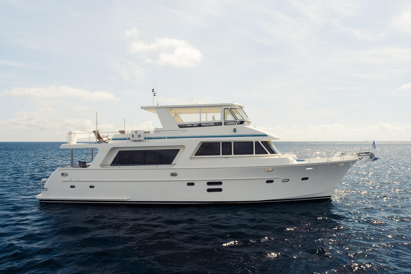 Hampton Motor yacht