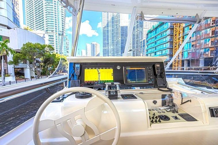 Ferretti 830