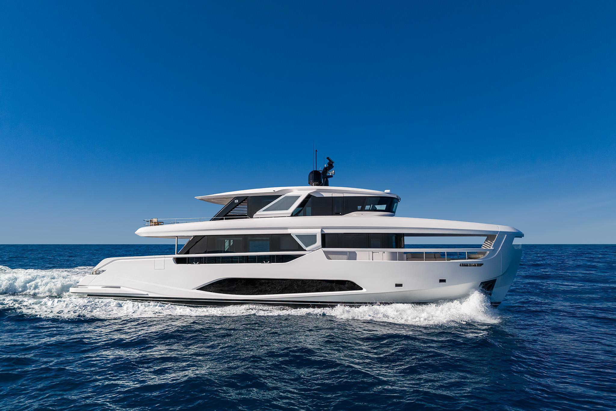 Ferretti Infinity 90
