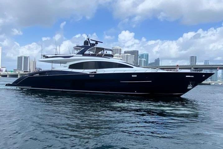 Lazzara LSX 95 Flybridge for sale