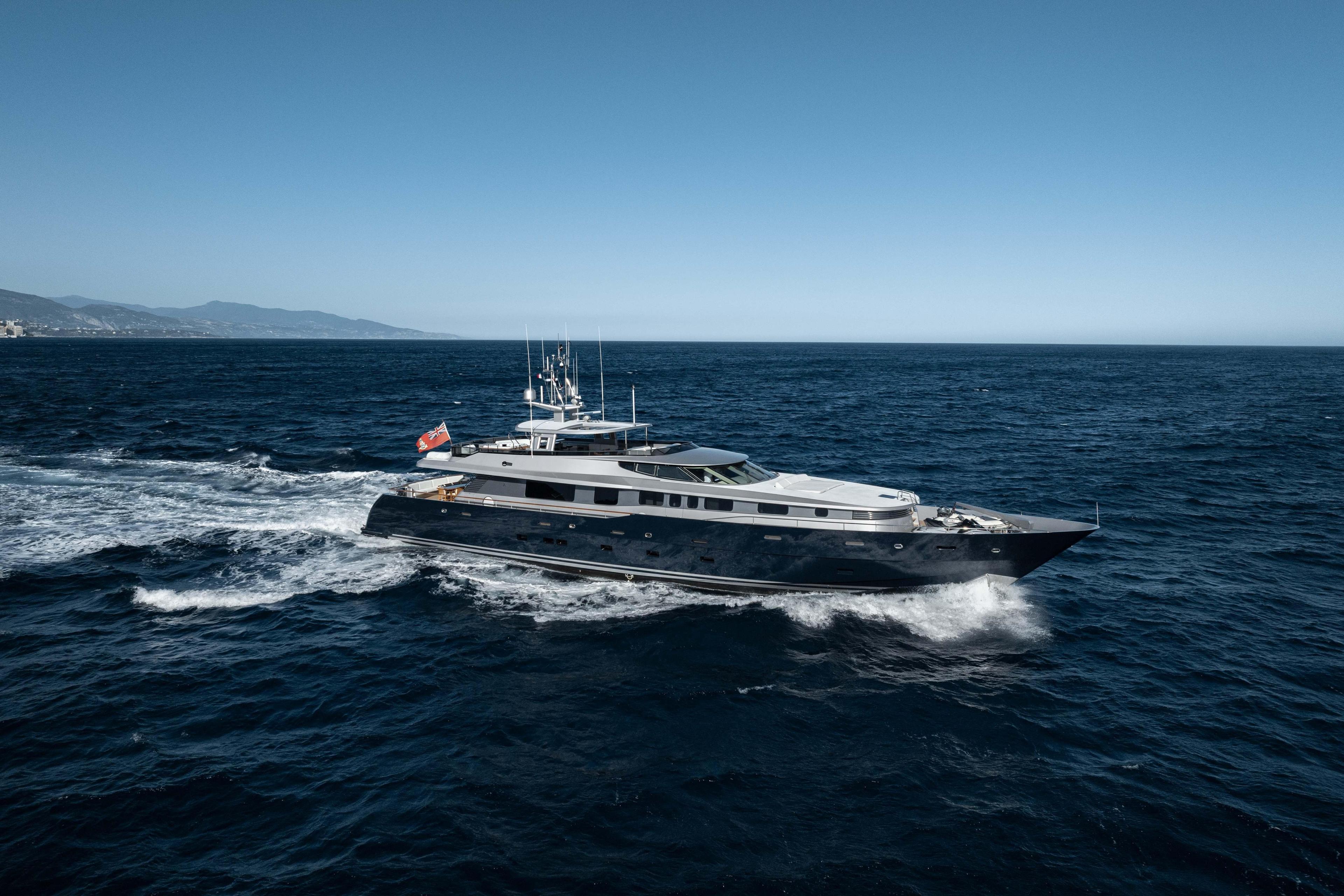 Alloy Yachts AY32