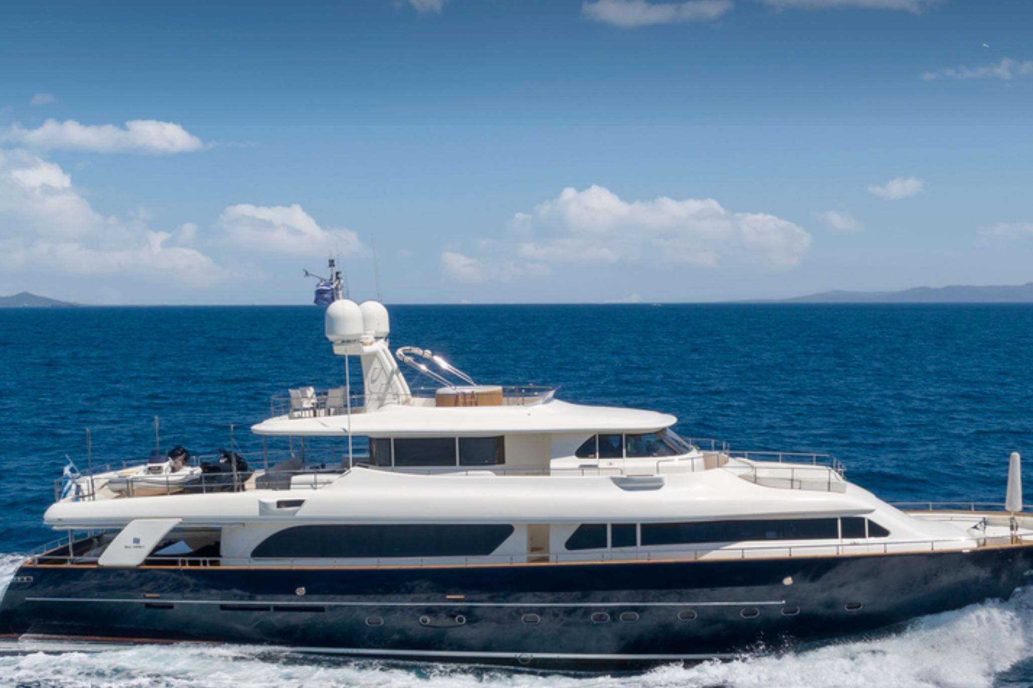 Custom Line Navetta 30