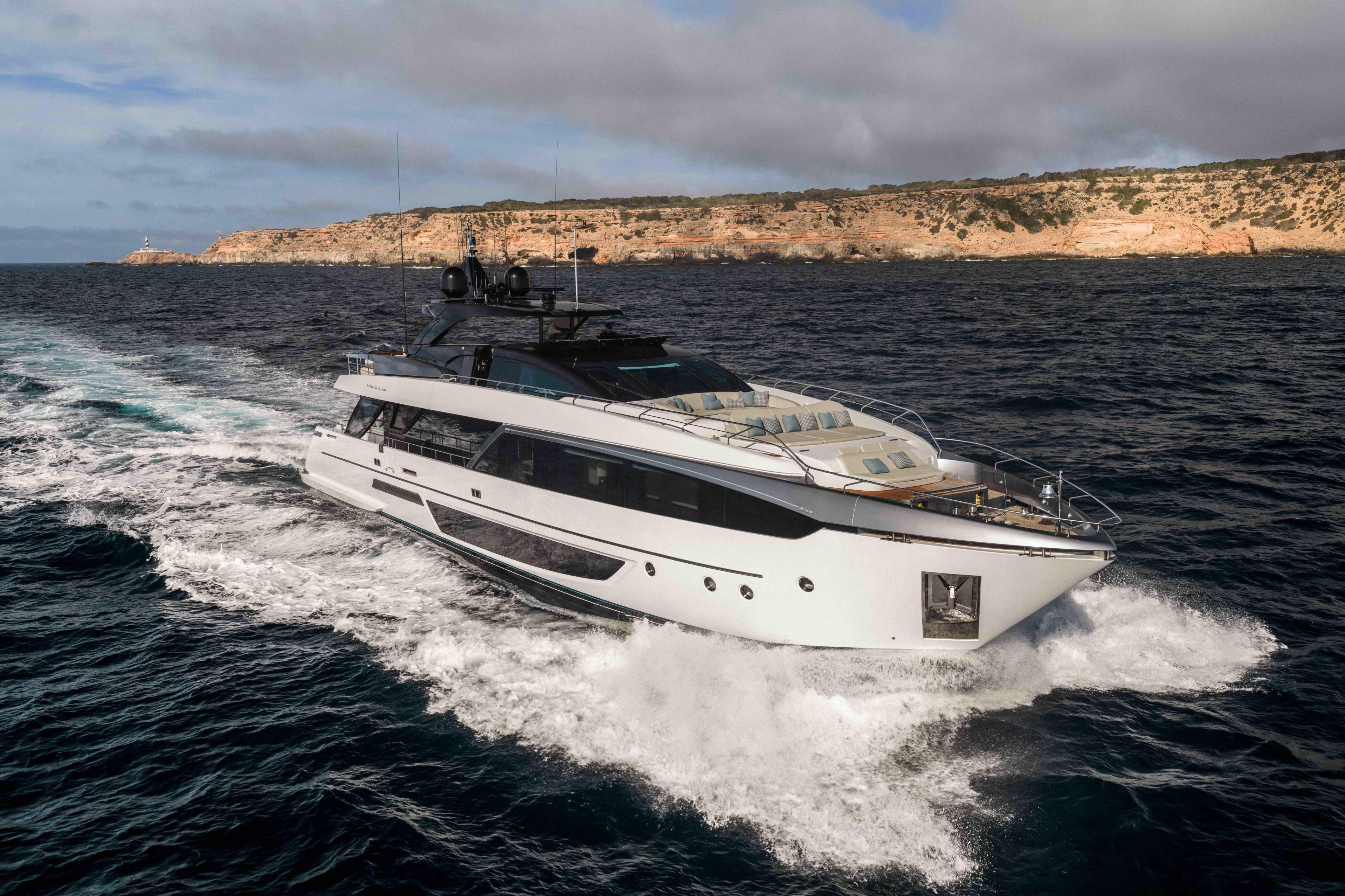 Riva 110 Dolcevita