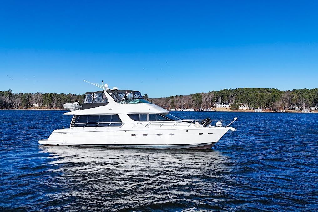Carver 570 Voyager Pilothouse