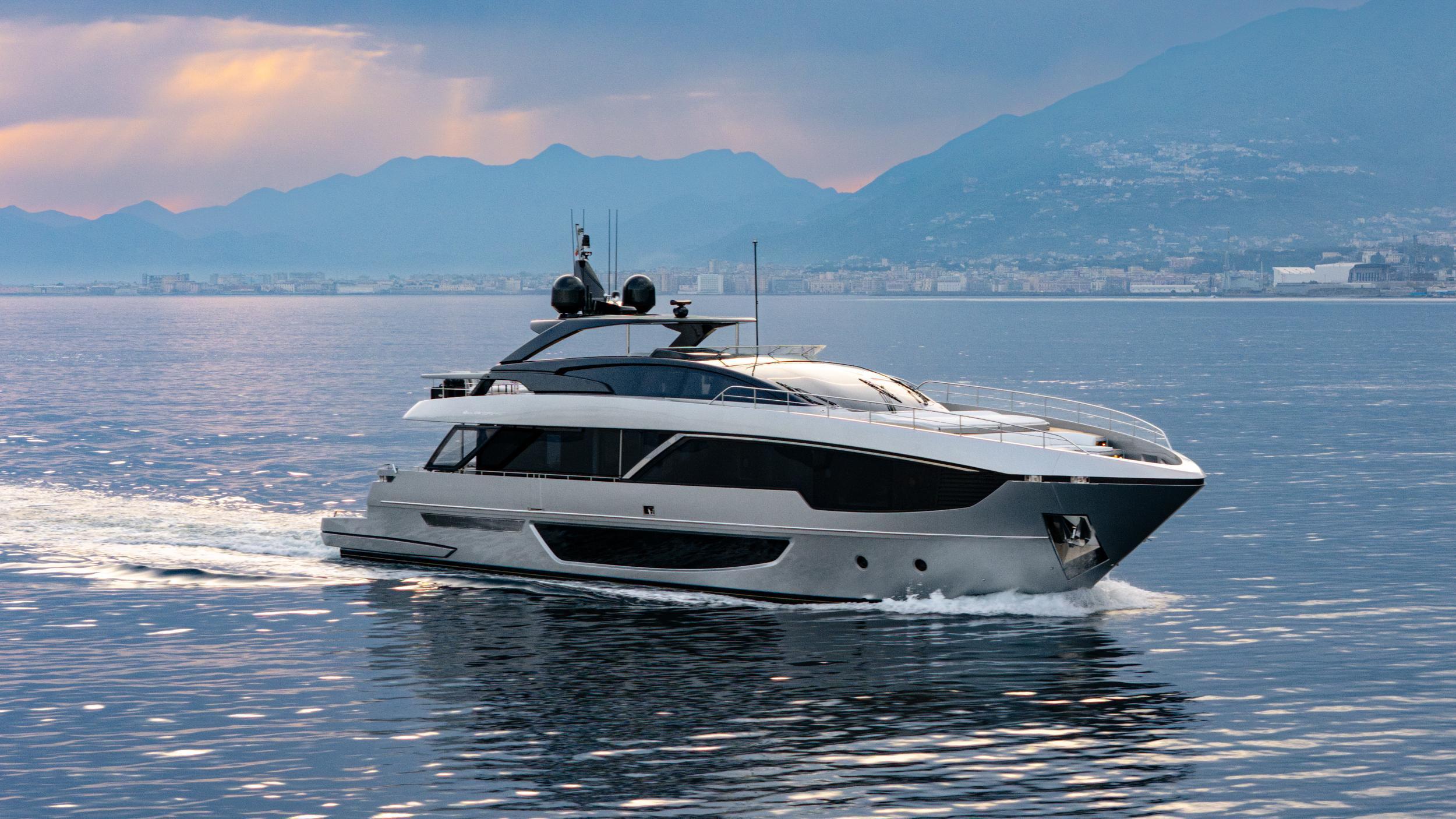 Riva 102' Corsaro Super