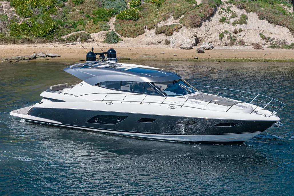 Riviera 6000 Sport Yacht