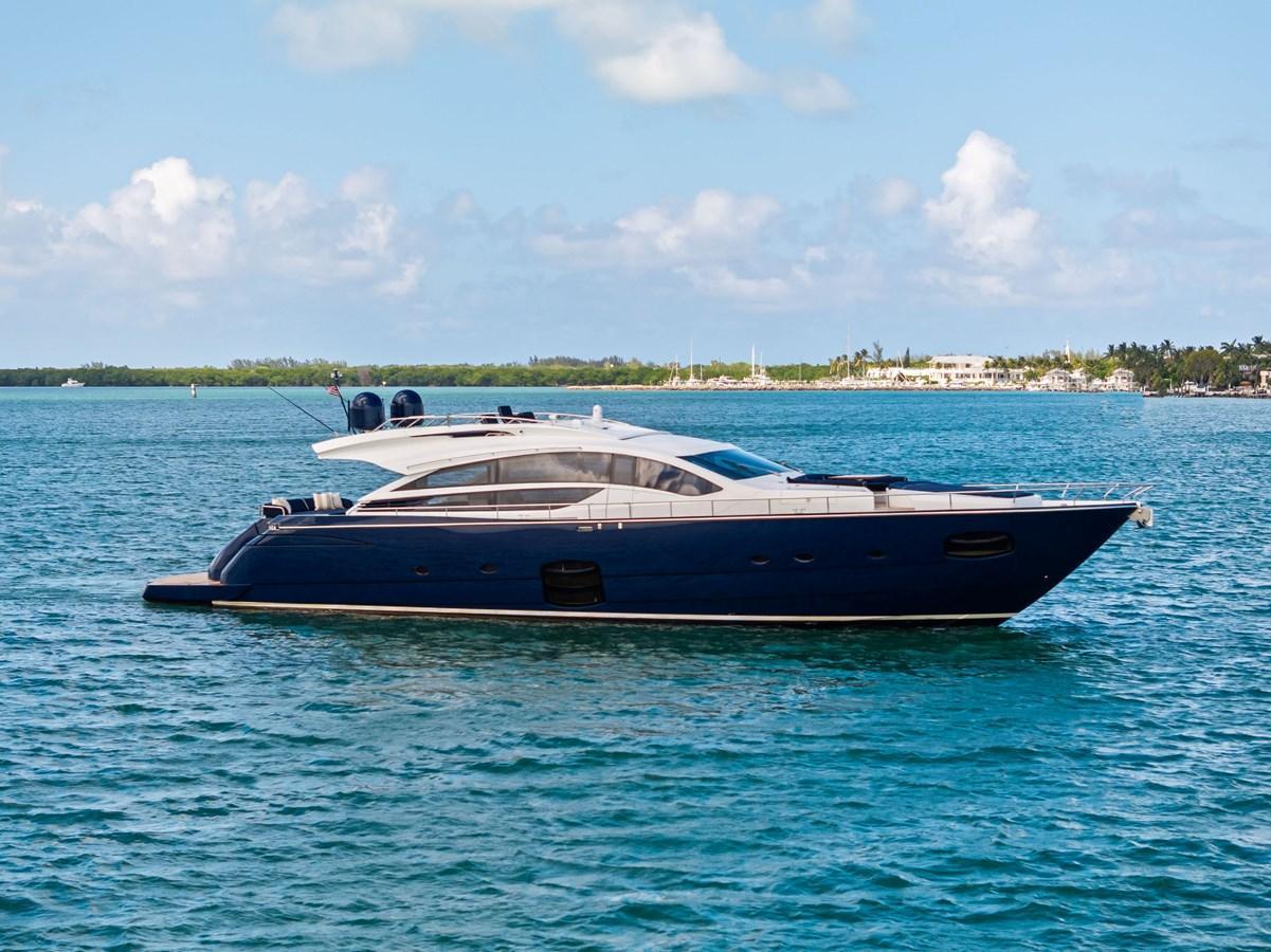 Pershing 82