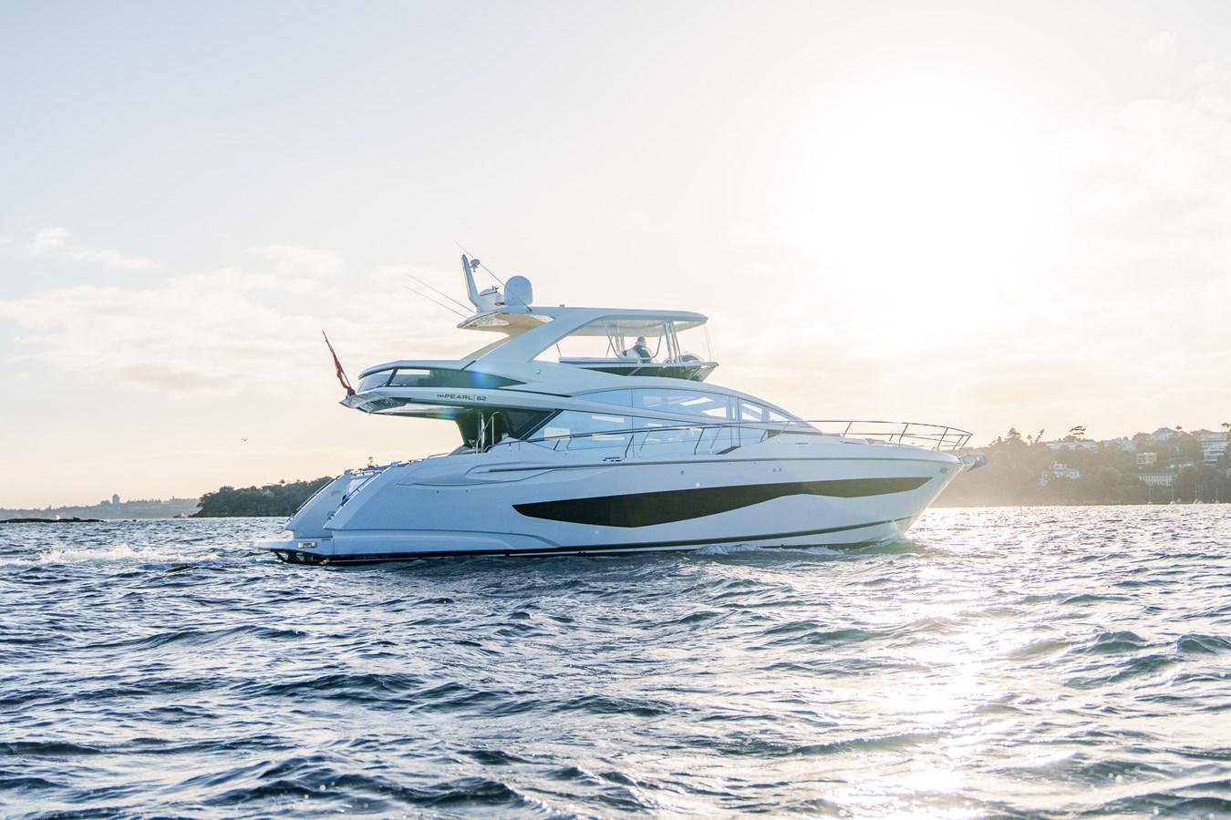 Pearl Motor Yachts 62
