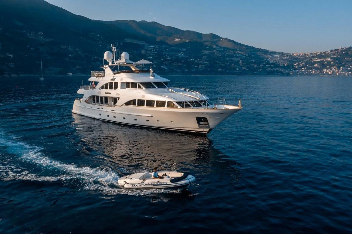 Benetti 120
