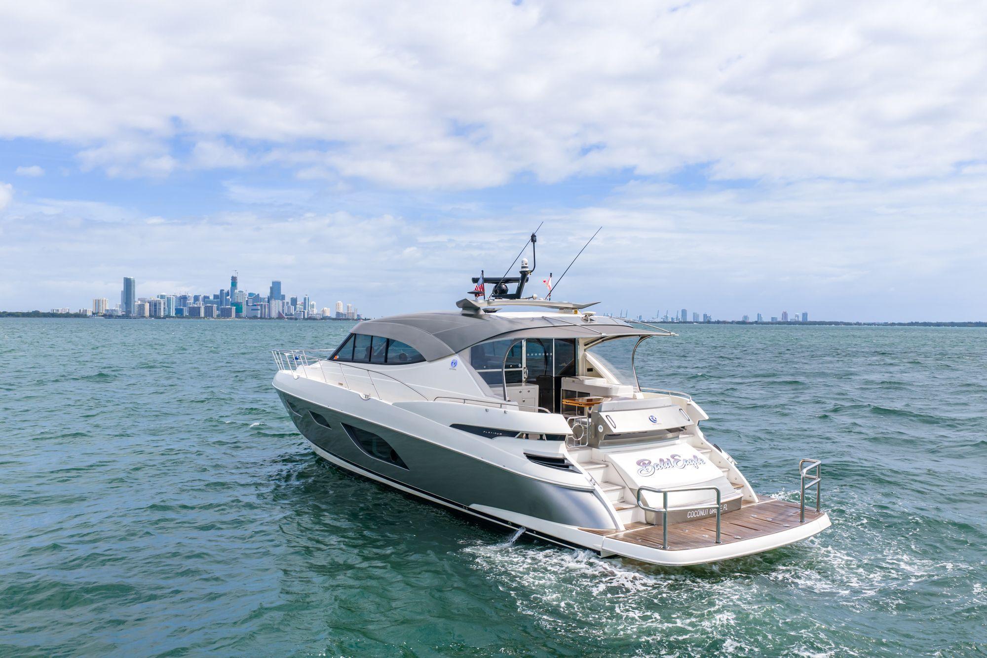 Riviera 6000 Sport Yacht