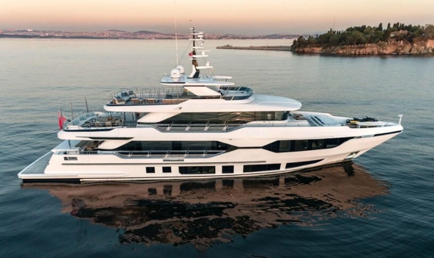 Majesty Yachts 120