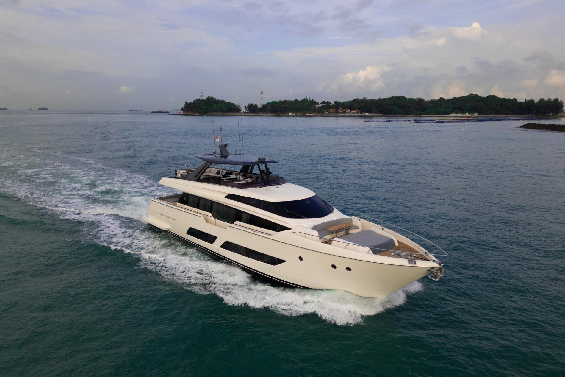 Ferretti 850