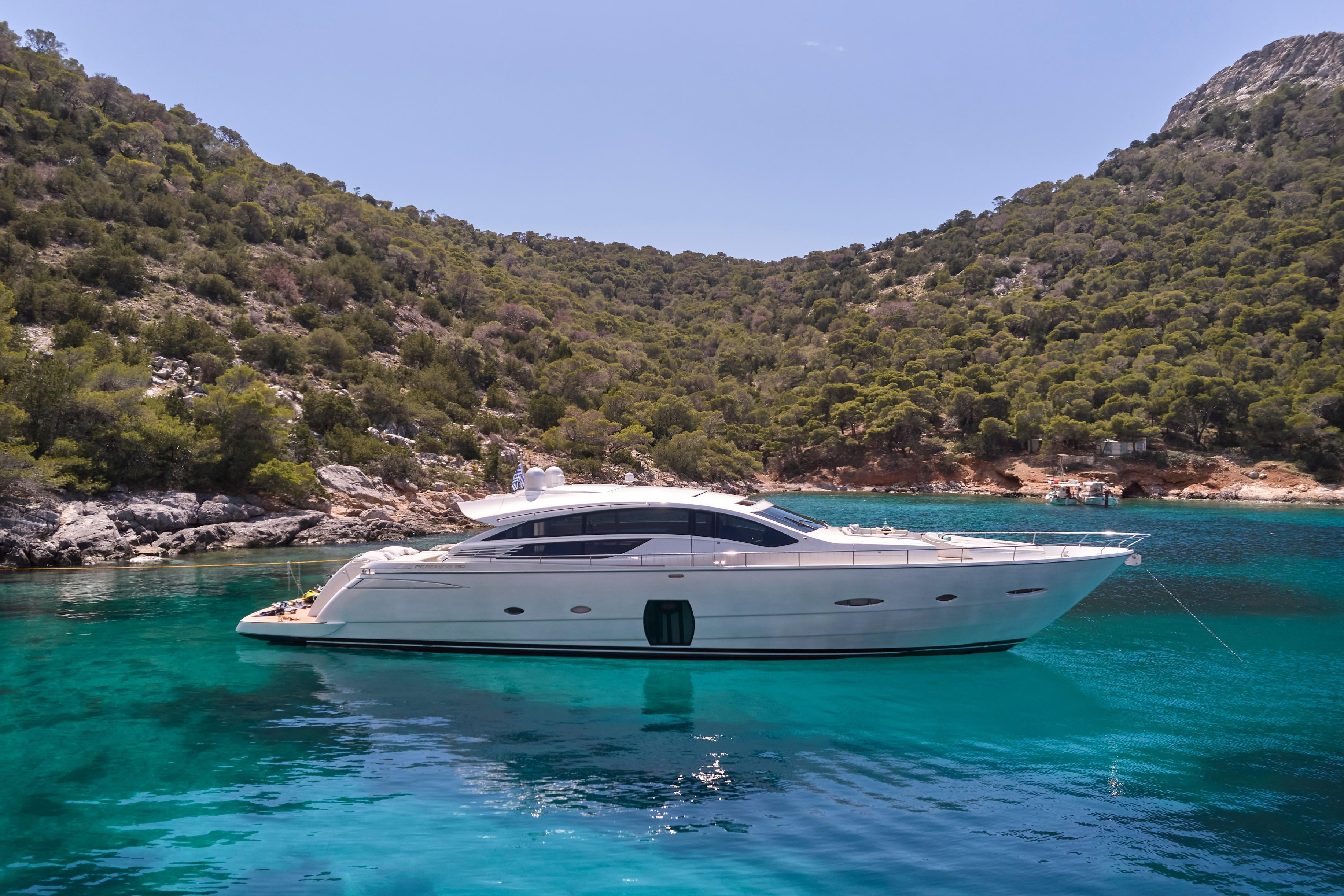 Pershing 80