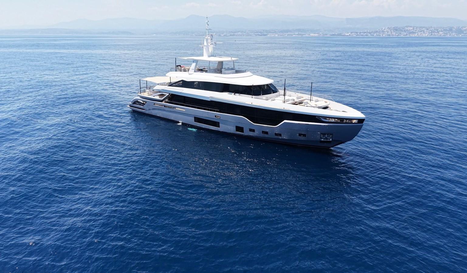 Azimut Trideck 38 M