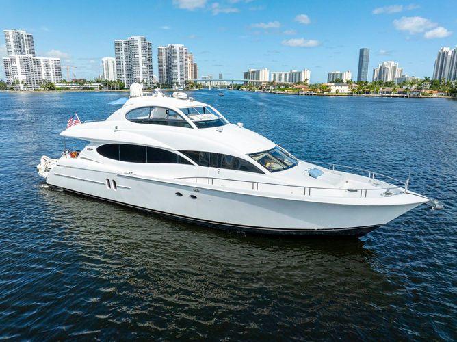 Lazzara 80 Open Fly