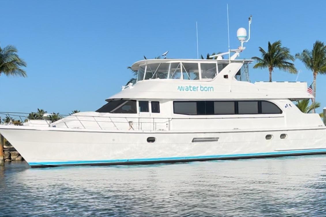 Hatteras 75 Cockpit Motor Yacht