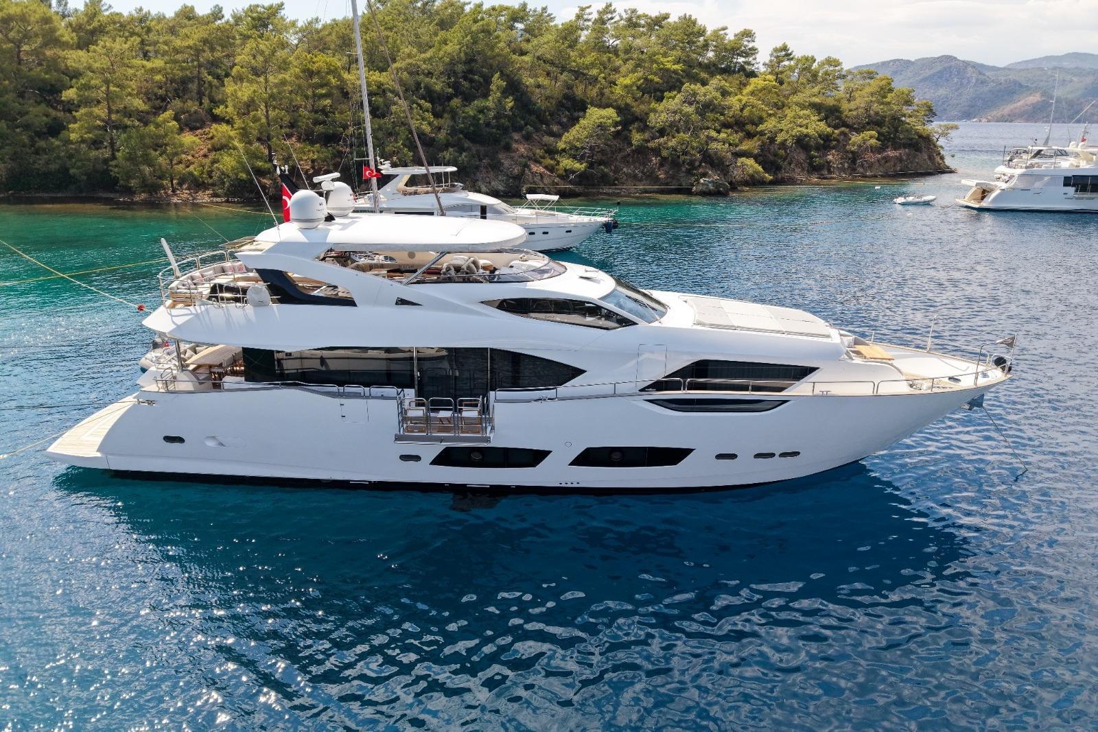 Sunseeker 95 Yacht