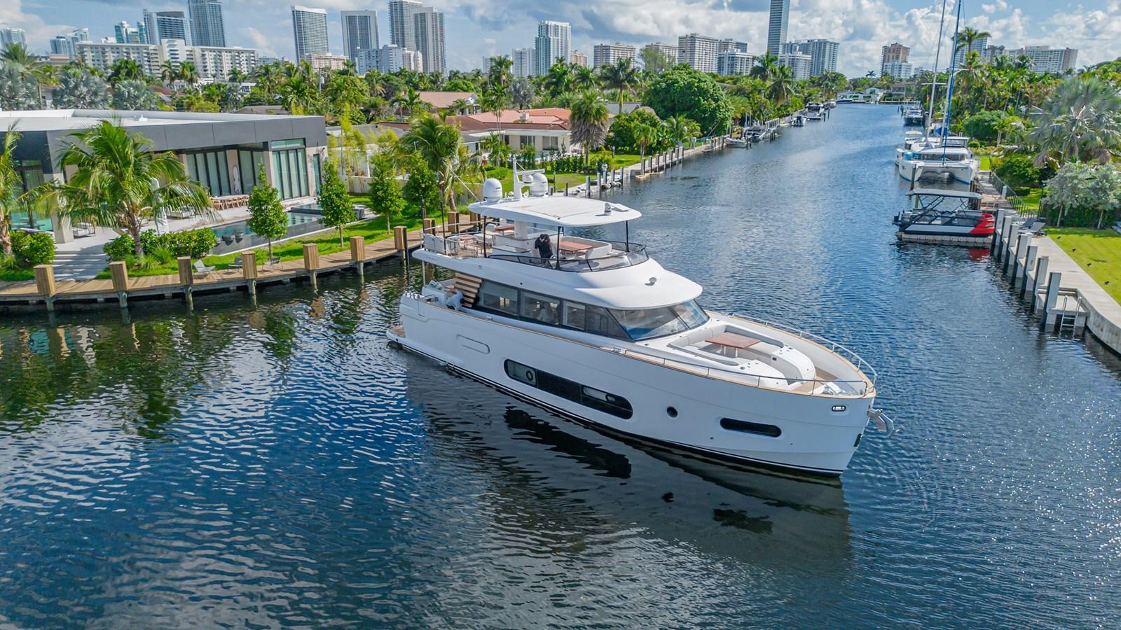 Azimut Magellano 66