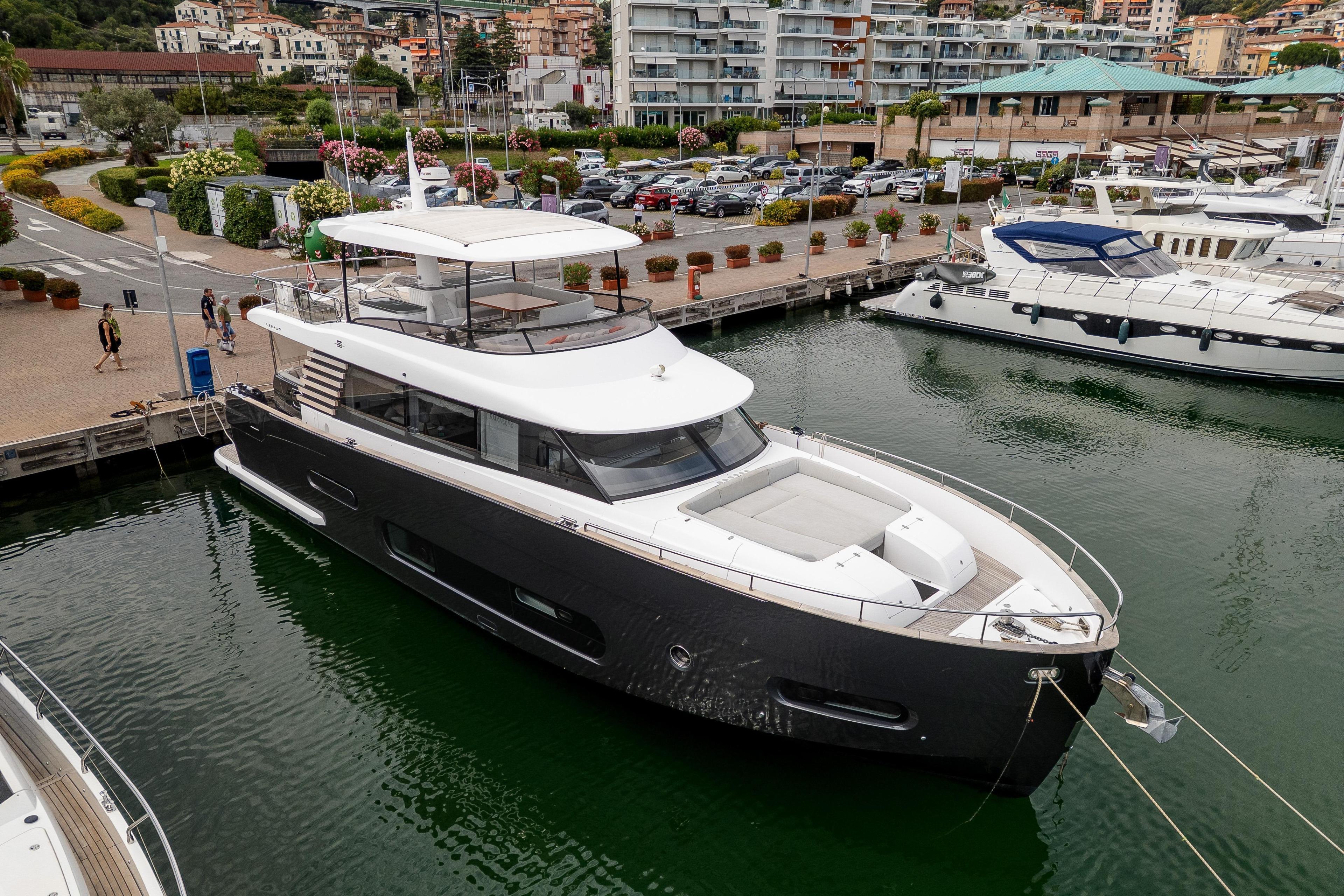Azimut Magellano 66