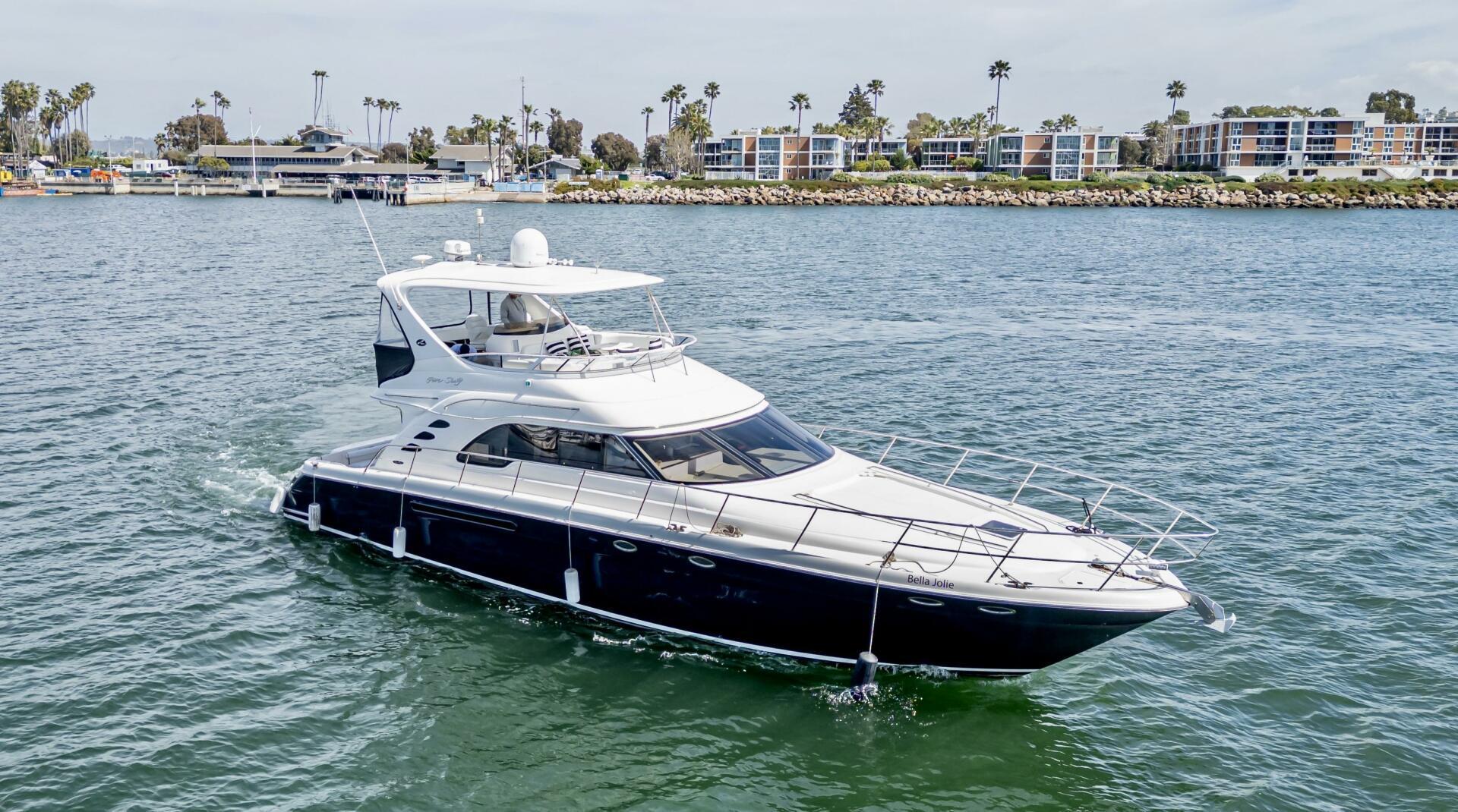 Sea Ray 560 Sedan Cruiser