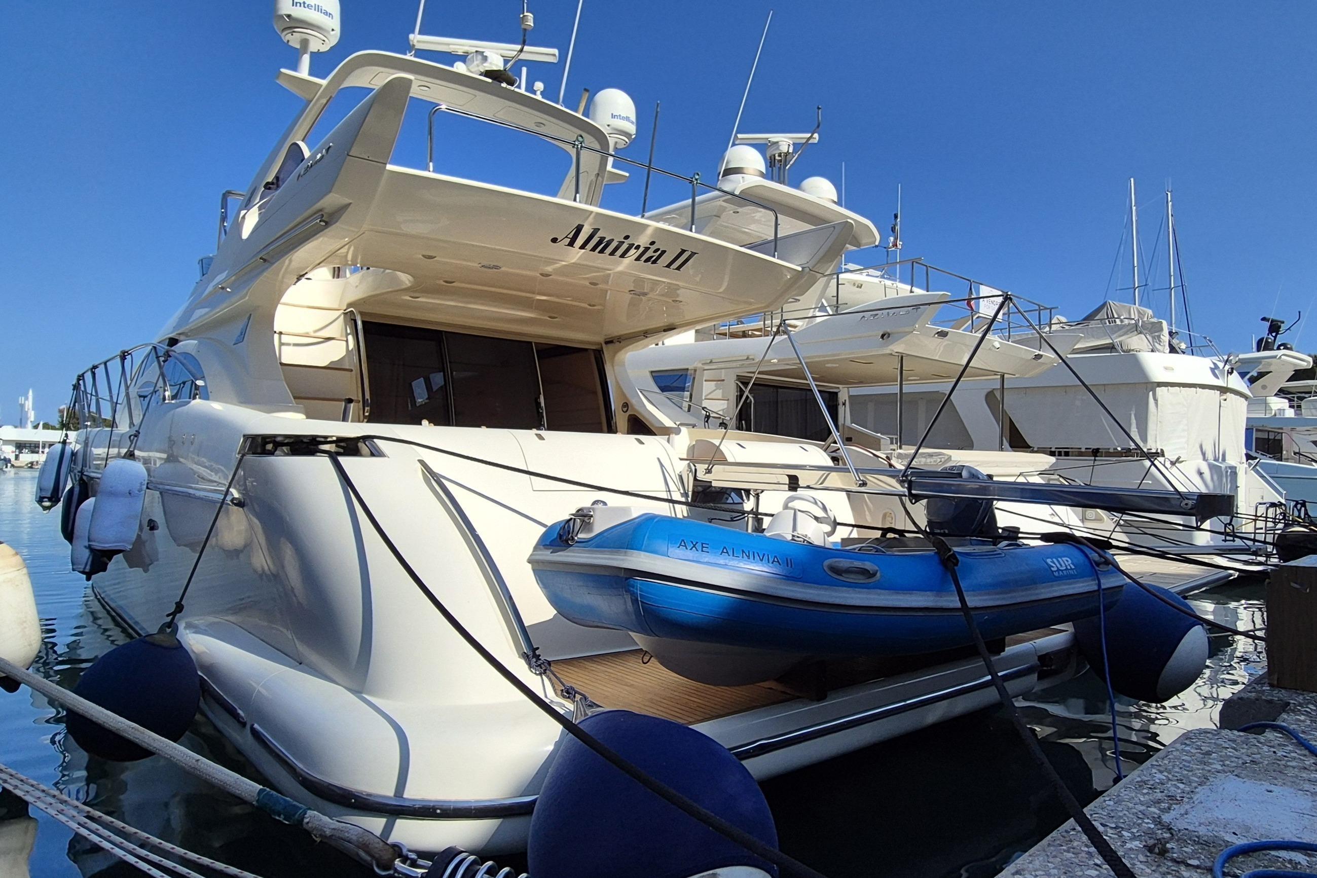 Azimut 62
