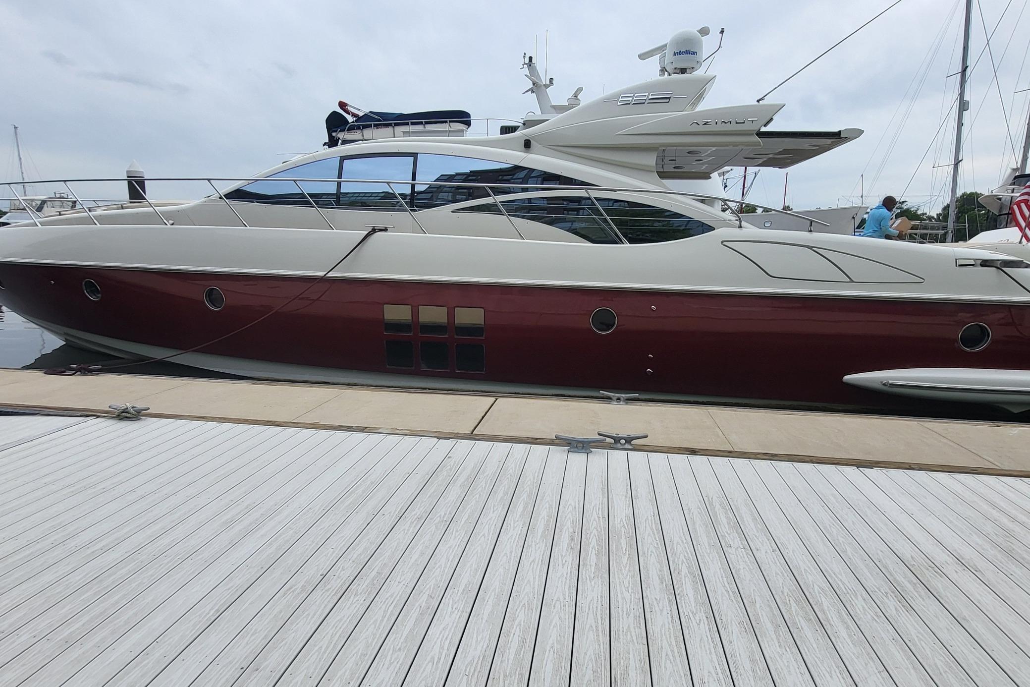 Azimut 68S