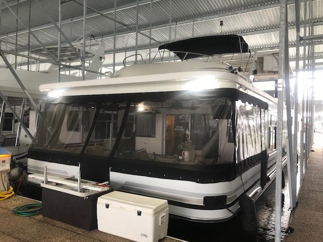 Sumerset Houseboat