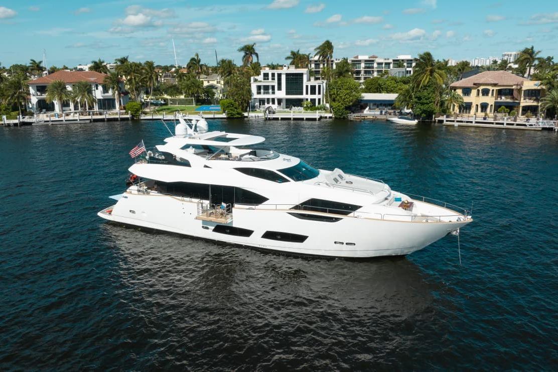 Sunseeker 95 Yacht