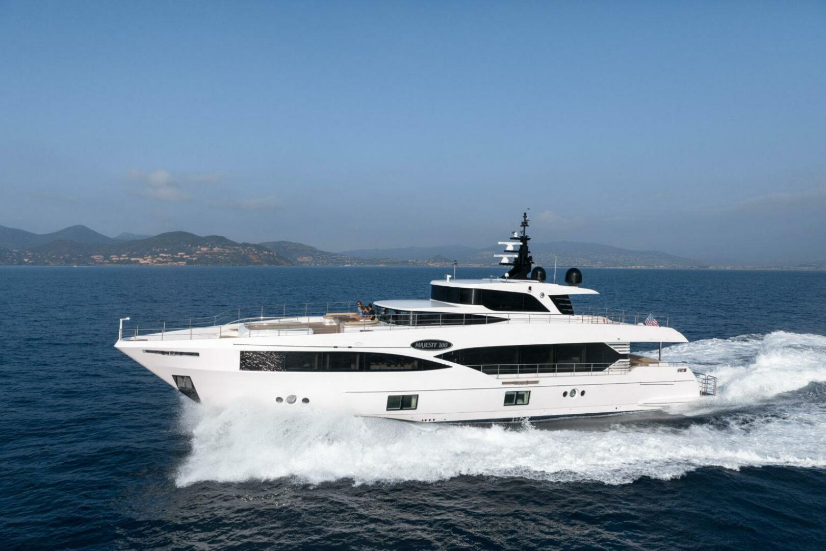 Gulf Craft Majesty 100