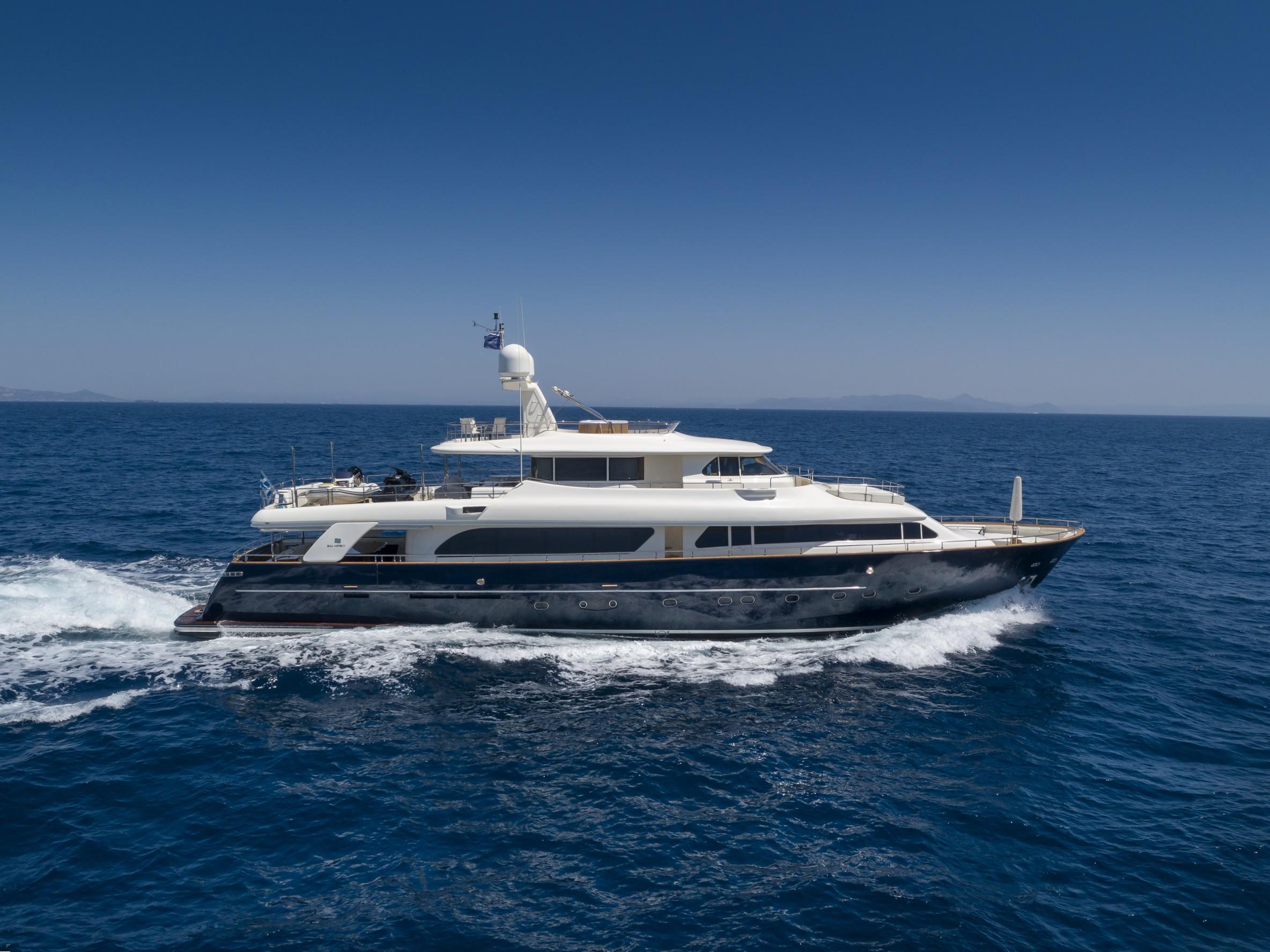 Custom Line Navetta 30