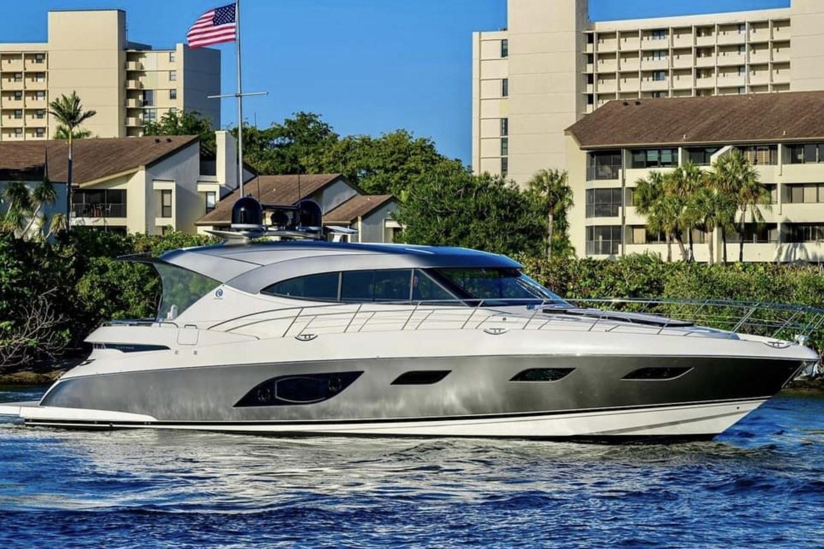 Riviera 6000 Sport Yacht
