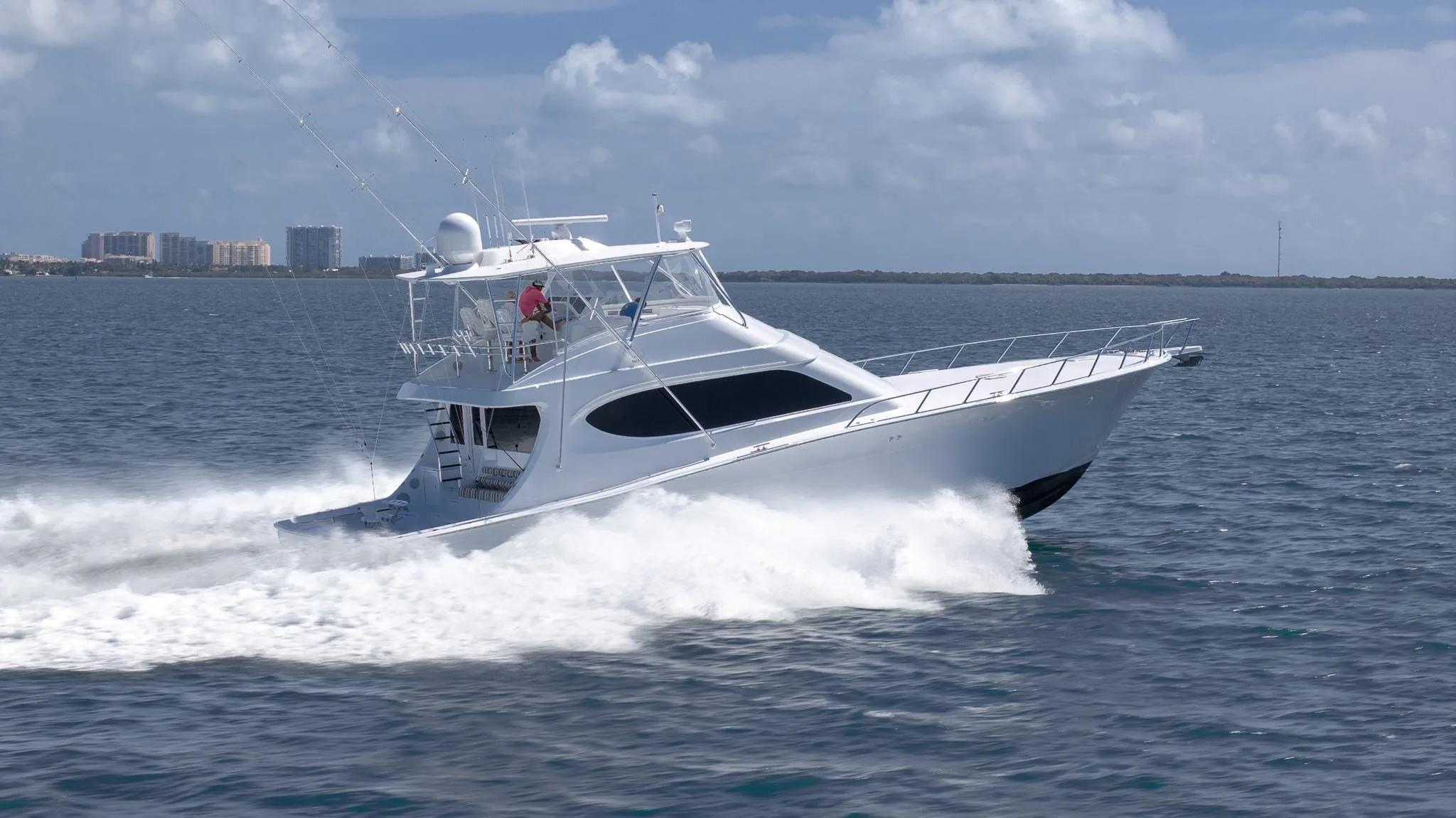 Hatteras GT70