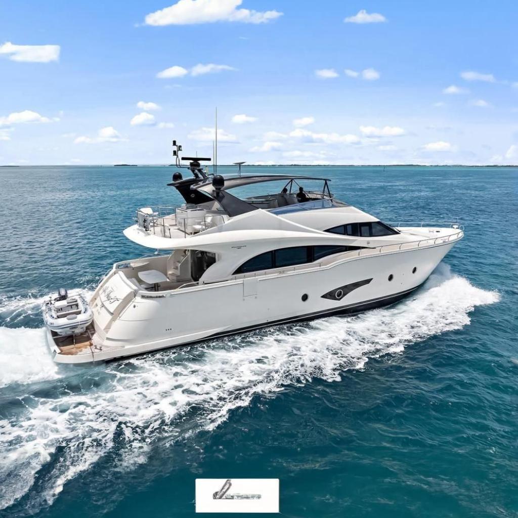 Marquis 720 Fly Bridge