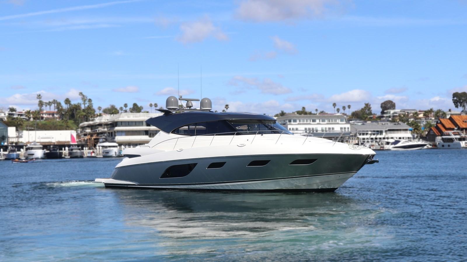 Riviera 6000 Sport Yacht