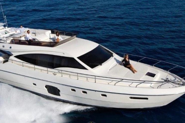 Ferretti 592