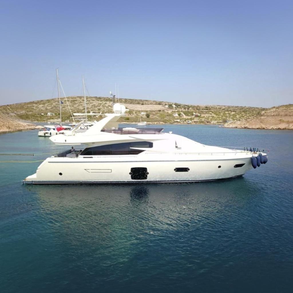 Ferretti 720