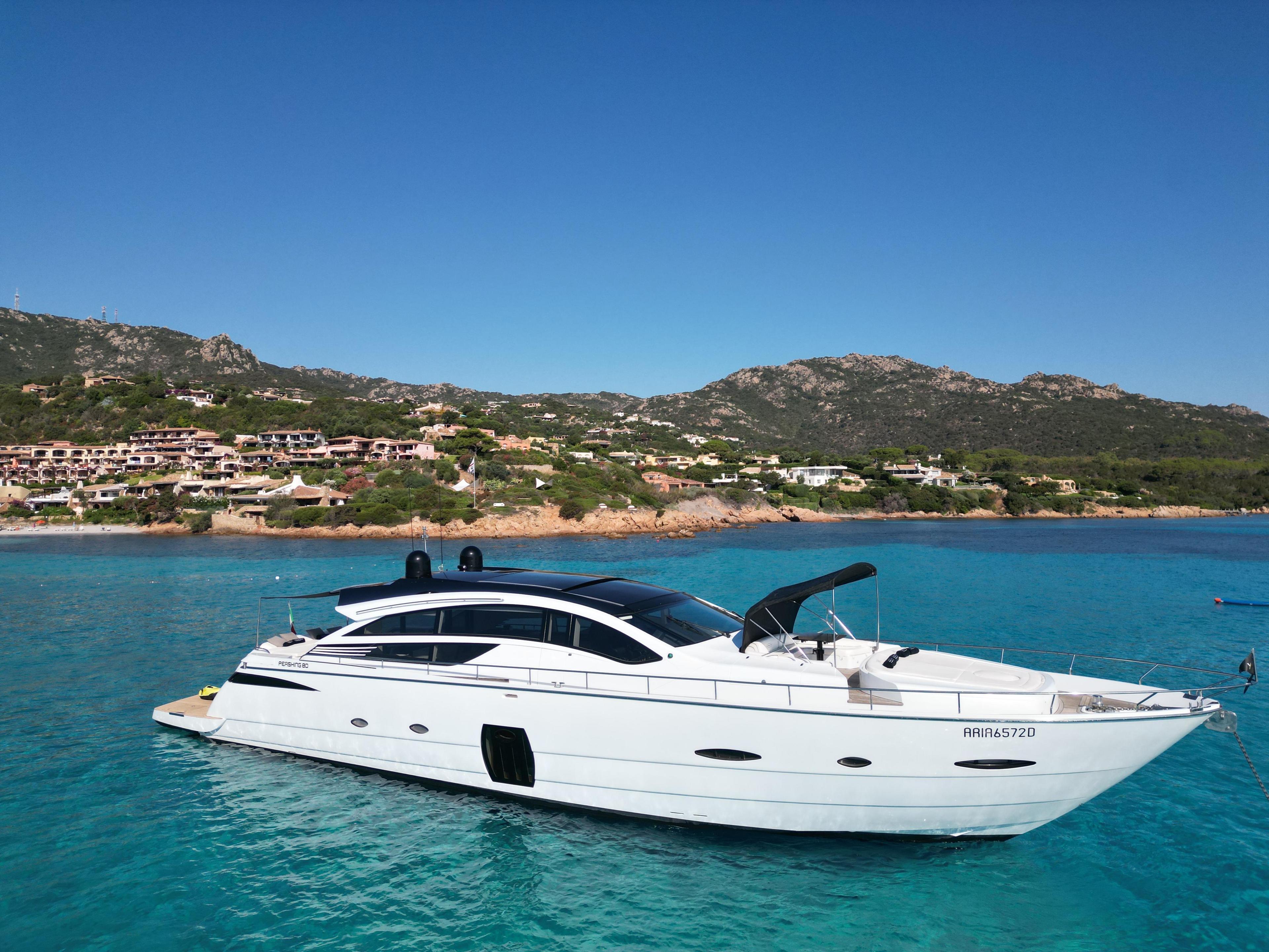 Pershing 80