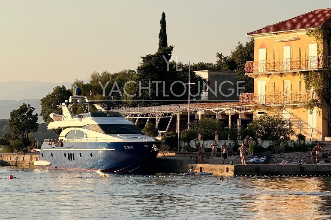 Azimut 74 Solar