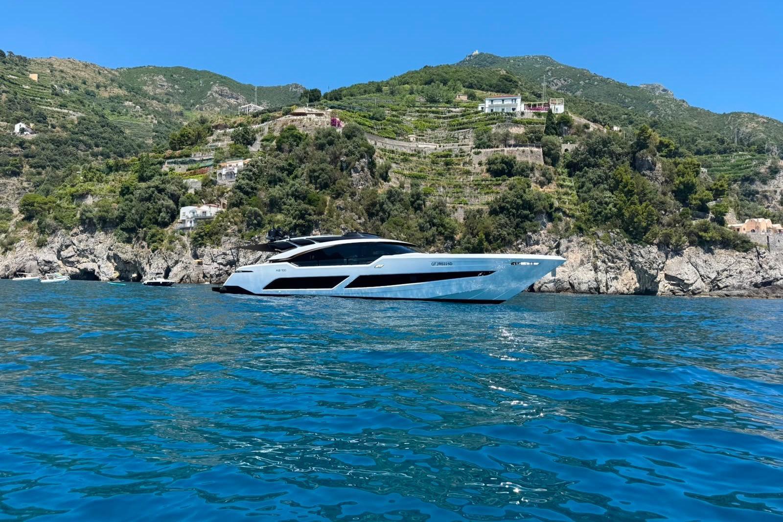 AB Yachts 100