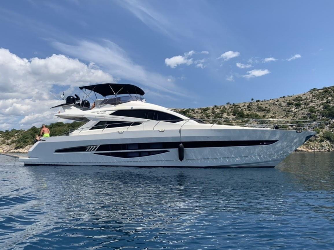 Galeon 700 Raptor SkyDeck