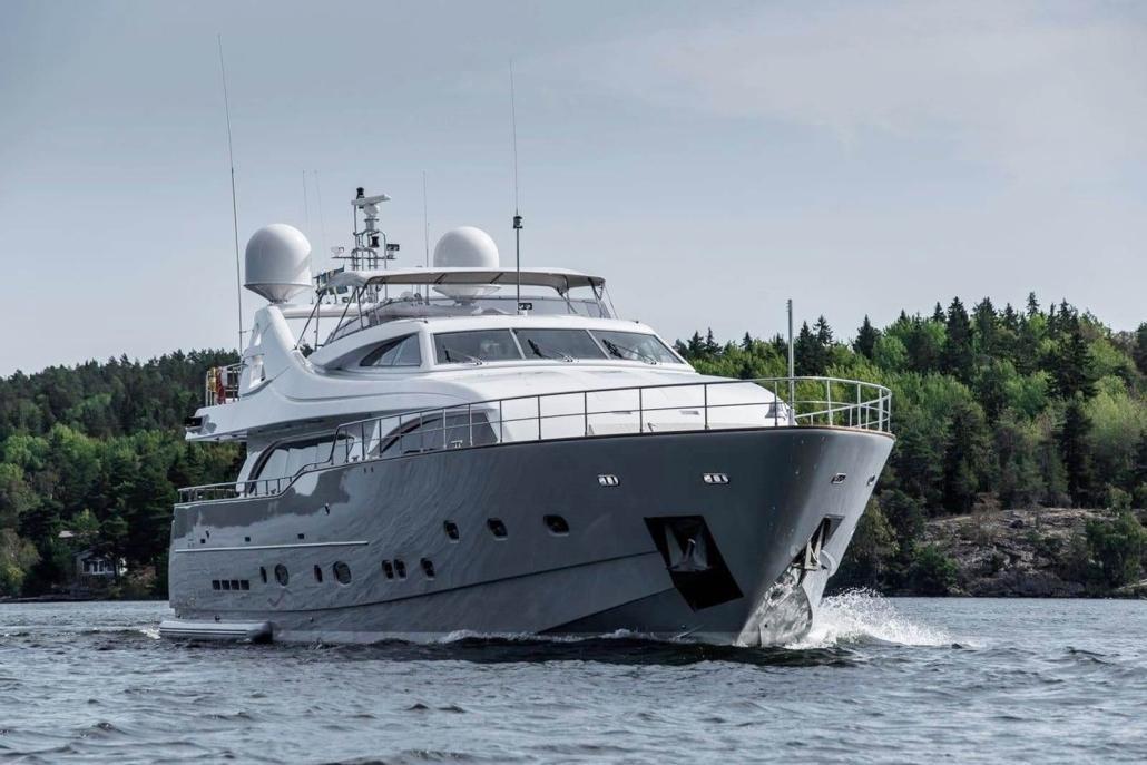 Ferretti 112 Custom Line