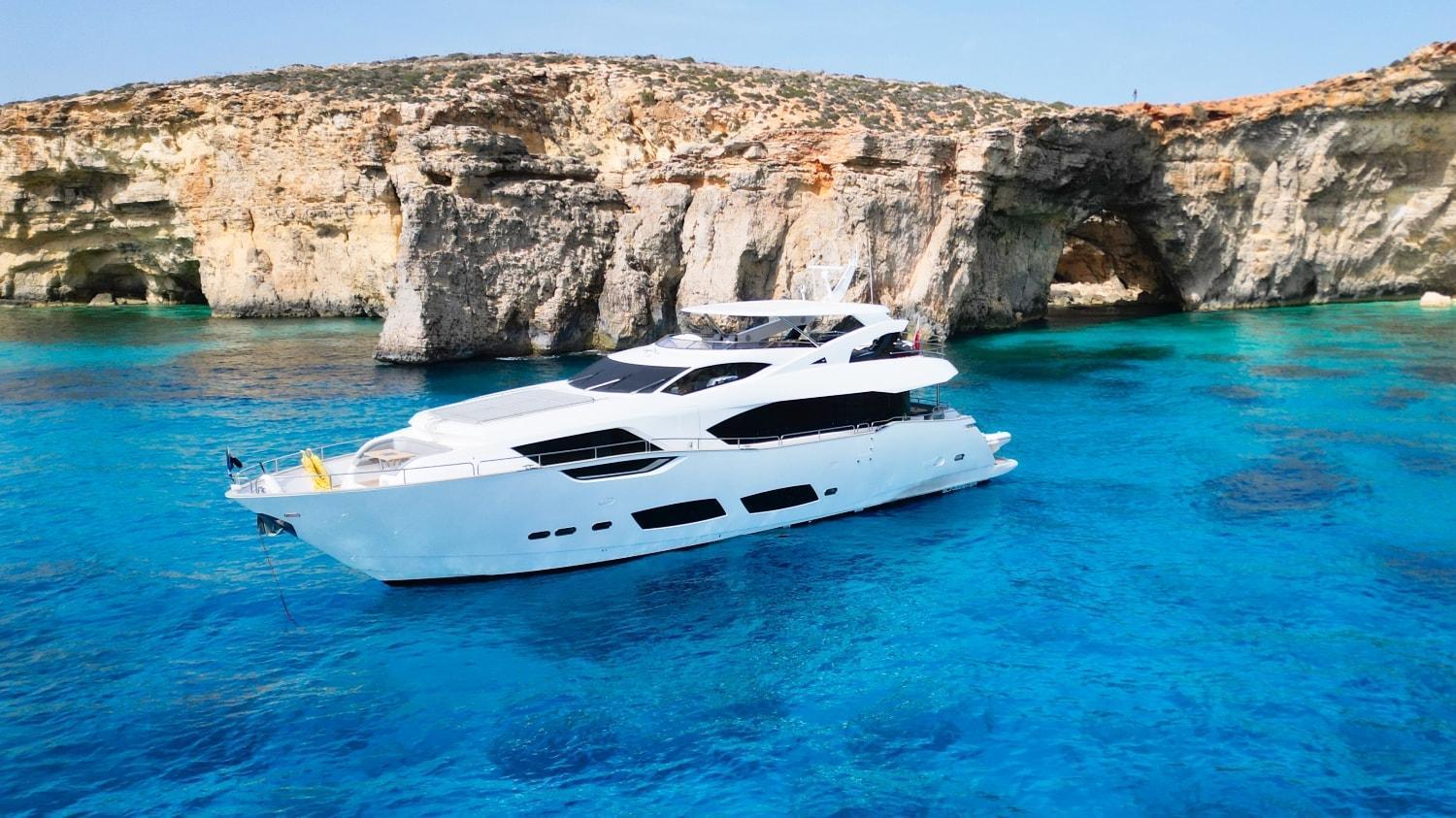 Sunseeker 95 Yacht