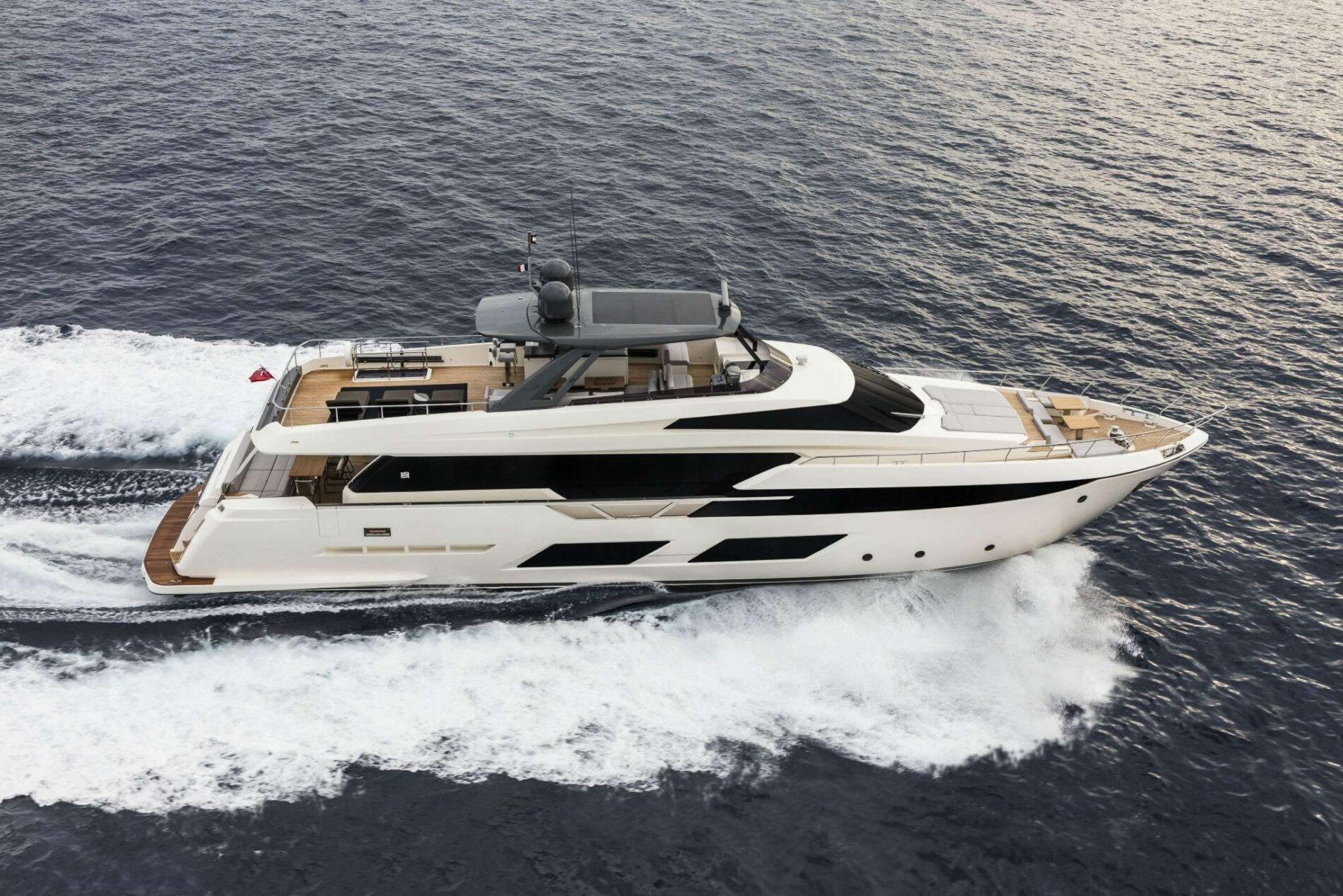 Ferretti 920
