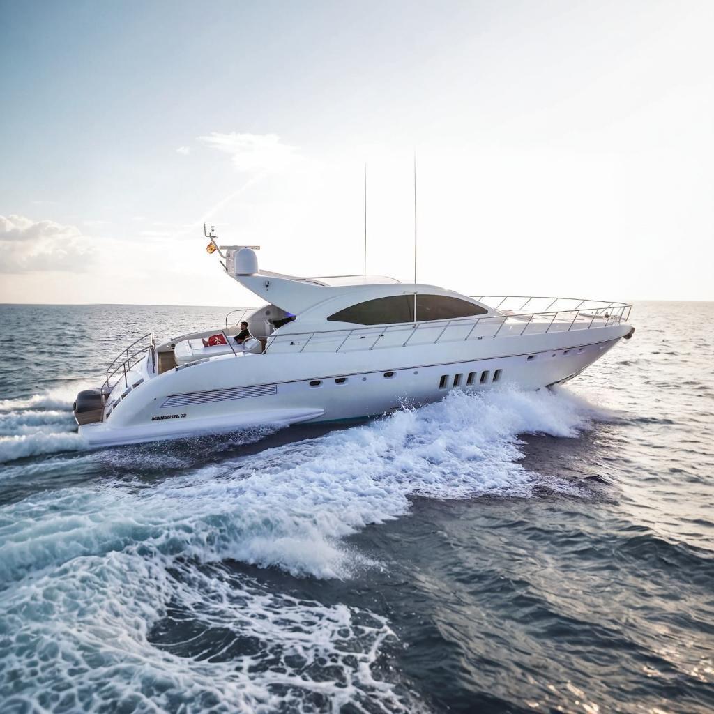Mangusta 72