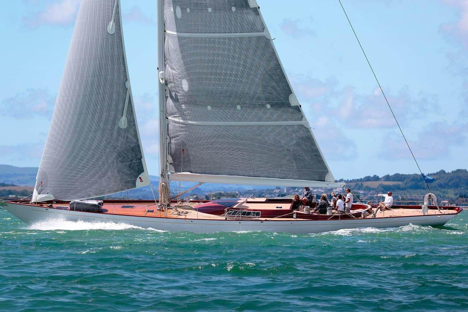 Spirit Yachts R74